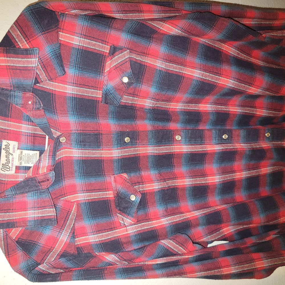 Youth/kids female XXL Red and Blue Plaid Shirt pearl snap Wrangler shirt.